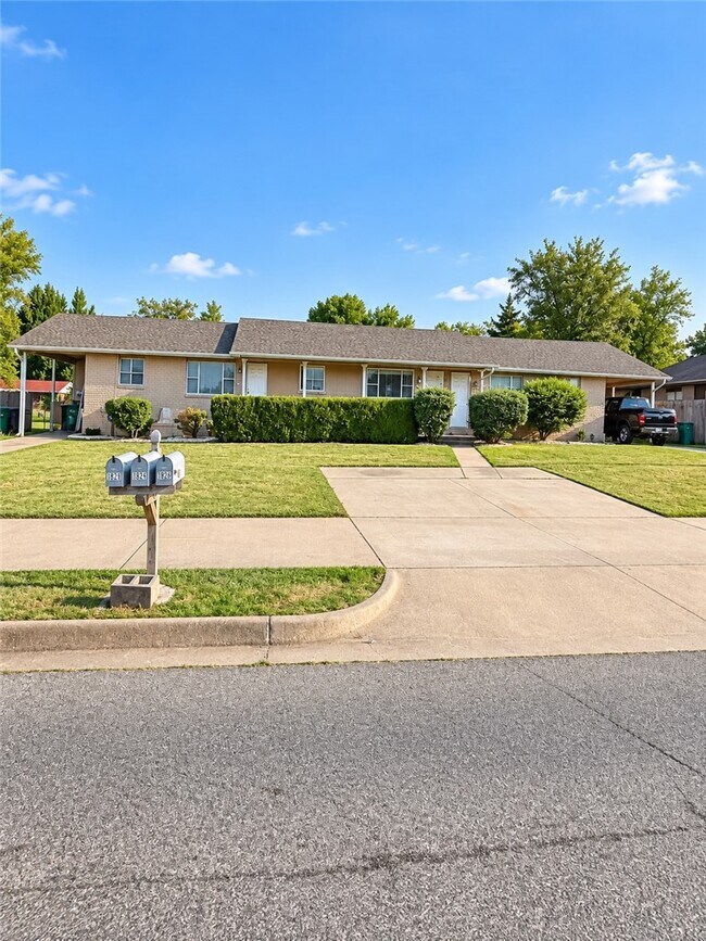 property at 1325 W Price Ln