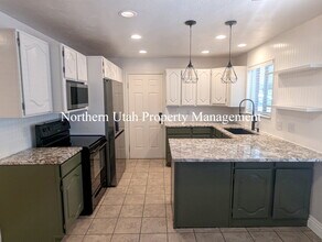 1528 Sunview Dr in Ogden, UT - Building Photo - Building Photo