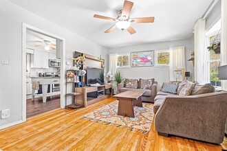 9 Ryan Pl in Woodbury, NY - Building Photo - Building Photo