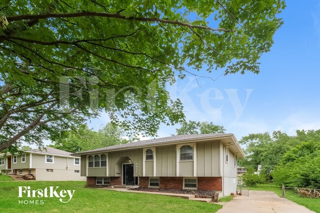 9827 Drury Ave in Kansas City, MO - Building Photo - Building Photo