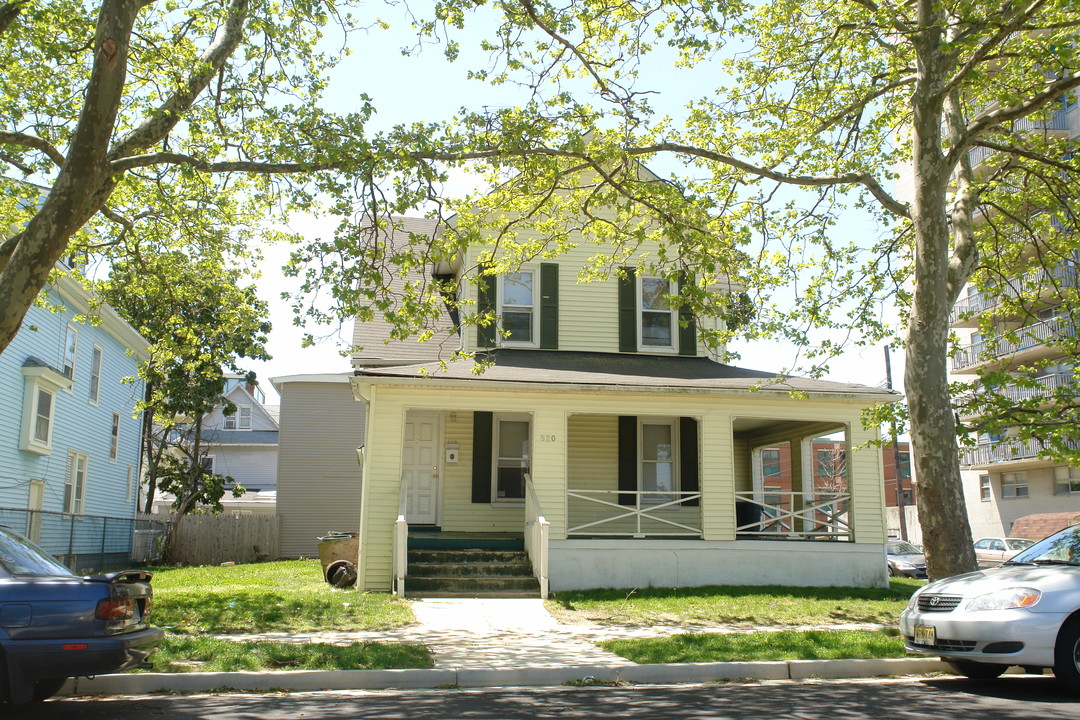 518 Sewall Ave in Asbury Park, NJ - Building Photo