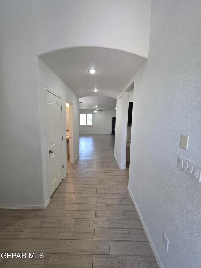 7517 Red Cedar Dr in El Paso, TX - Building Photo - Building Photo