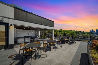 Ondine Apartments in Seattle, WA - Building Photo - Building Photo