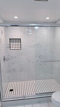 7617 De Longpre Ave, Unit 1 in West Hollywood, CA - Foto de edificio - Building Photo