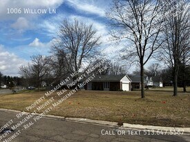 1006 Willow Ln in Mason, OH - Building Photo