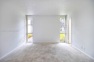 2930 Forest Hills Blvd-Unit -B205 in Coral Springs, FL - Building Photo - Building Photo