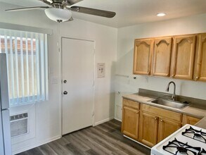45421 Sunset Ln, Unit 2 in Palm Desert, CA - Building Photo - Building Photo