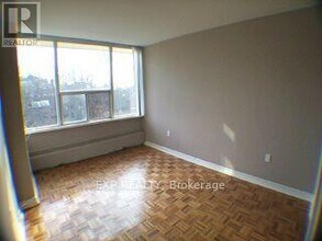 160 Balmoral Ave in Toronto, ON - Building Photo - Building Photo