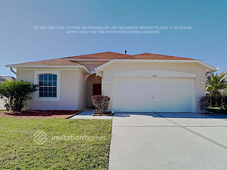 1613 Open Field Loop in Brandon, FL - Building Photo