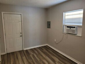 10632 106th Ave N in Largo, FL - Building Photo - Building Photo