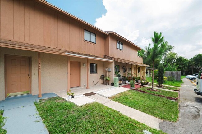 4008 Pine Limb Ct in Tampa, FL - Building Photo - Building Photo