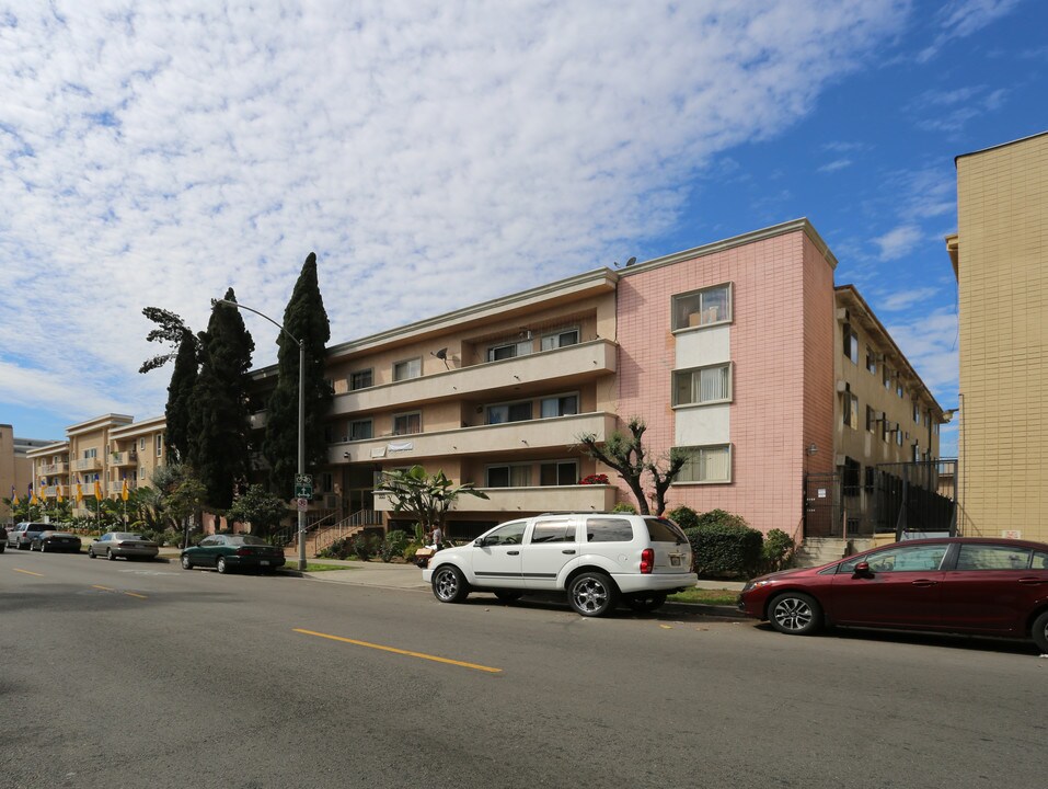 333 South New Hampshire Avenue in Los Angeles, CA - Building Photo