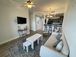 13941 Clubhouse Dr in Tampa, FL - Building Photo - Building Photo