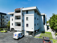 1311 NE 125th St in North Miami, FL - Foto de edificio - Building Photo