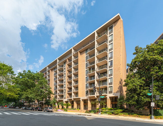 The Hamilton House in Washington, DC - Building Photo - Building Photo