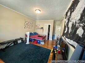 30 Hatherly Rd in Boston, MA - Building Photo
