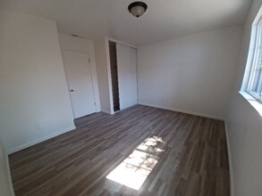 1111 Central Ave in Hollister, CA - Building Photo - Building Photo