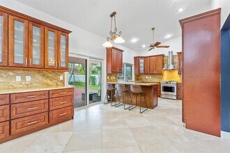 9600 NW 18th St in Plantation, FL - Building Photo - Building Photo
