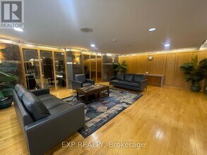 2760-2760 Carousel Crescent in Ottawa, ON - Building Photo - Building Photo