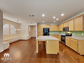 1529 Bath Ave in Chula Vista, CA - Foto de edificio - Building Photo