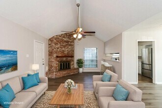 2118 Maple Cir in Rosenberg, TX - Foto de edificio - Building Photo