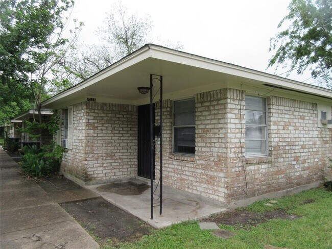 7516 Lockwood Dr photo'