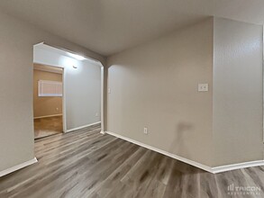 8110 Brushy Mdw in San Antonio, TX - Building Photo - Building Photo