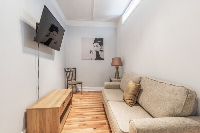 414 W 46th St in New York, NY - Building Photo - Building Photo