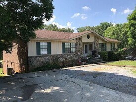 6924 E Emory Rd, Unit Halls-Gibbs area Duplex in Knoxville, TN - Building Photo