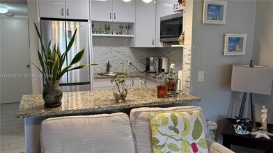 98 Westbury E in Deerfield Beach, FL - Building Photo - Building Photo