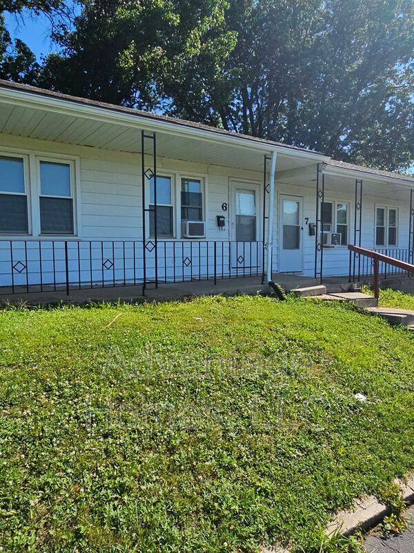property at 1007 N Scott Ave
