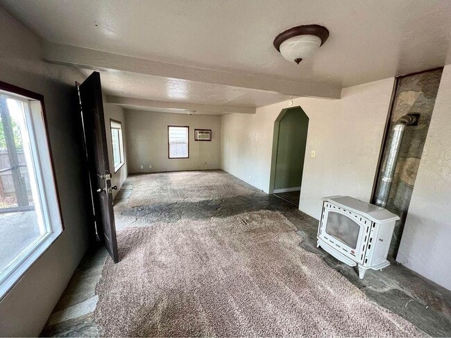 230 SW Spring St in Grants Pass, OR - Building Photo - Building Photo