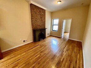 572 Jersey Ave in Jersey City, NJ - Building Photo - Building Photo