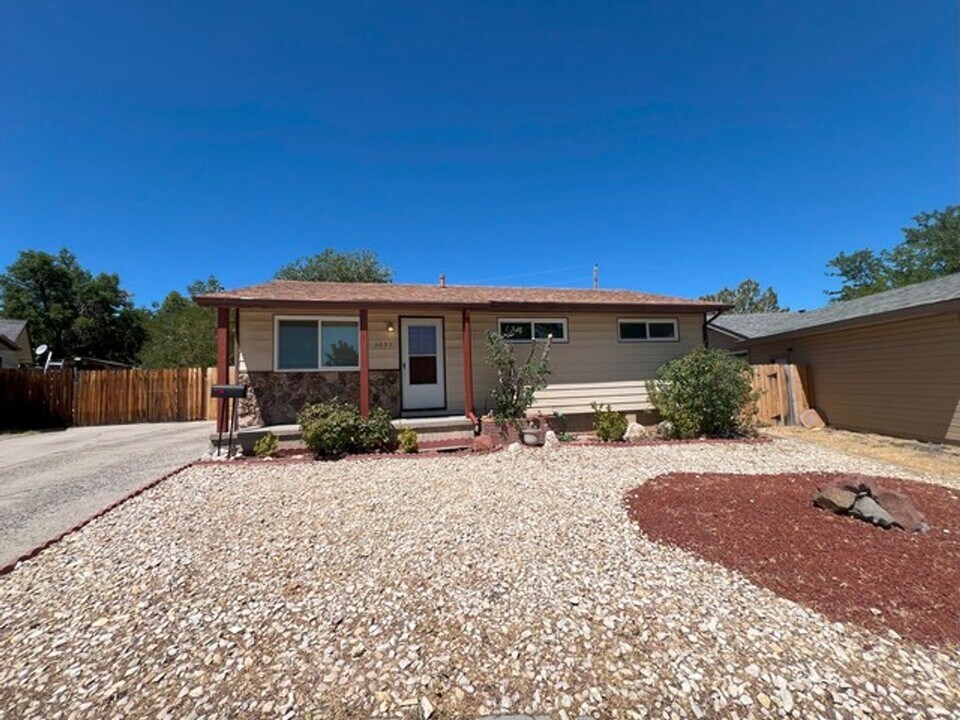 3095 Attridge Pl in Reno, NV - Building Photo