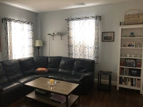 52 Nash St, Unit 2nd Floor in New Haven, CT - Building Photo - Building Photo