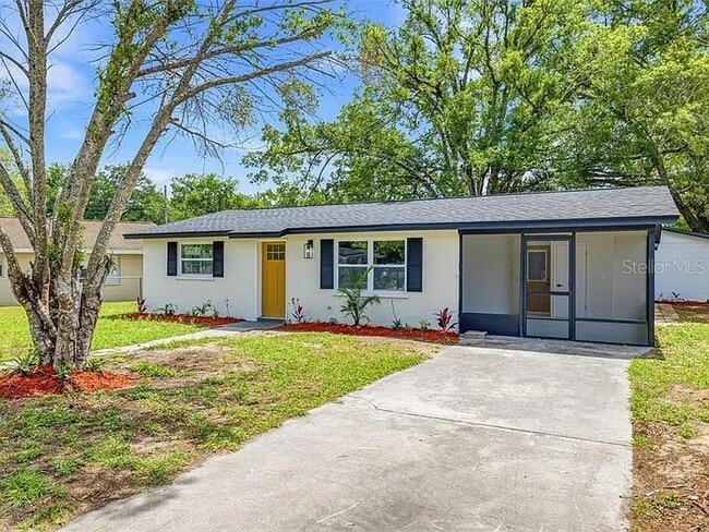 39252 Heights Ave in Zephyrhills, FL - Building Photo - Building Photo