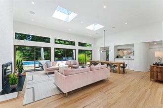 8 Deer Path in Quogue, NY - Building Photo - Building Photo