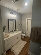 5840 McCrimmon Pky in Morrisville, NC - Foto de edificio - Building Photo