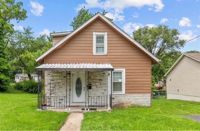 6105 Washington Ave in Berkeley, MO - Building Photo - Building Photo