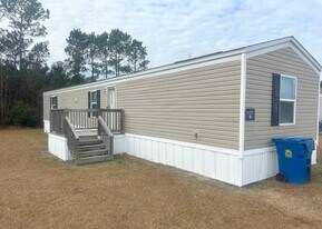 472 Milan Ave in Lumberton, NC - Building Photo