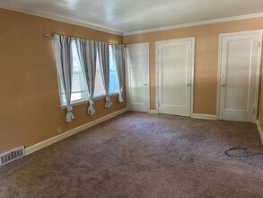 405 S Hine Ave in Waukesha, WI - Building Photo - Building Photo