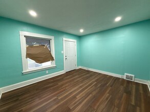 4111 E 59th St in Cleveland, OH - Foto de edificio - Building Photo