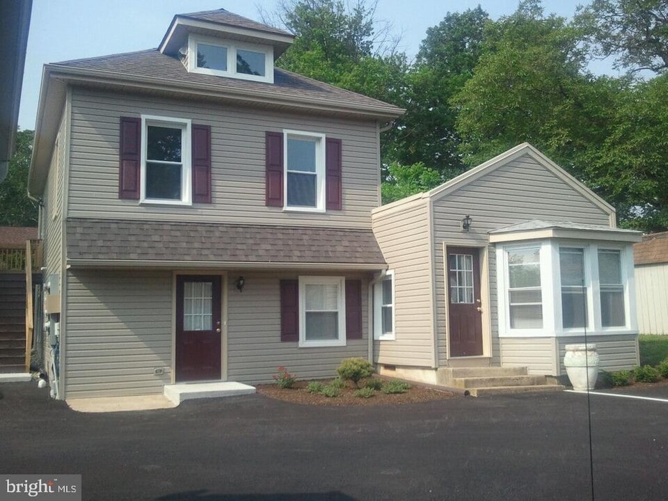 1711 Lincoln Hwy in Lancaster, PA - Building Photo