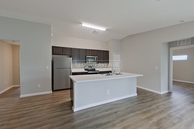 3908 23rd St SW in Lehigh Acres, FL - Building Photo - Building Photo