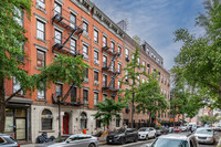 450 W 46th St in New York, NY - Building Photo - Building Photo