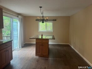49 Cliffside Dr in Manchester, CT - Building Photo - Building Photo