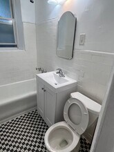 Rutgers Arms in Belleville, NJ - Building Photo - Interior Photo