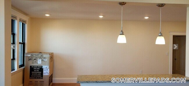 379 Broadway in Somerville, MA - Building Photo - Building Photo