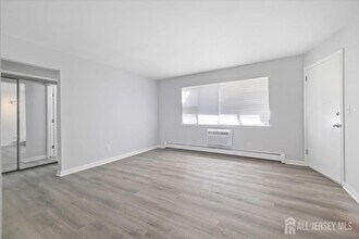 435 Teaneck Rd in Ridgefield Park, NJ - Building Photo - Building Photo