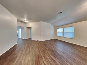 7702 Summer Dale Dr in Rosenberg, TX - Building Photo - Building Photo